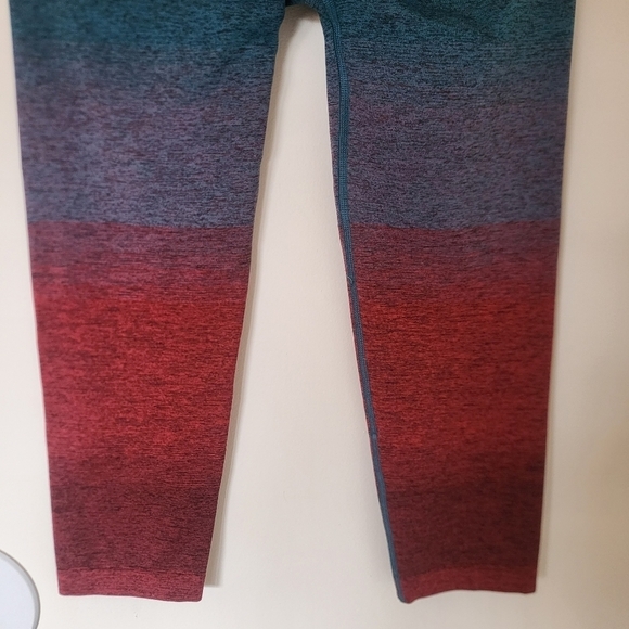 EUC Athleta Relay Capri Leggings Ombre Small - Picture 8 of 13